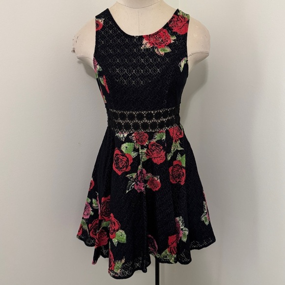 Free People 2 Black Floral Fit & Flare Mini Dress ~ Y2K 90’s Dark Romantic Fairy - Picture 2 of 9